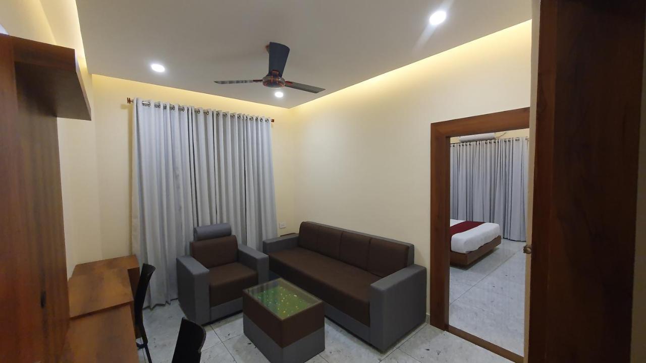 Hotel Woodlark Kattappana 外观 照片