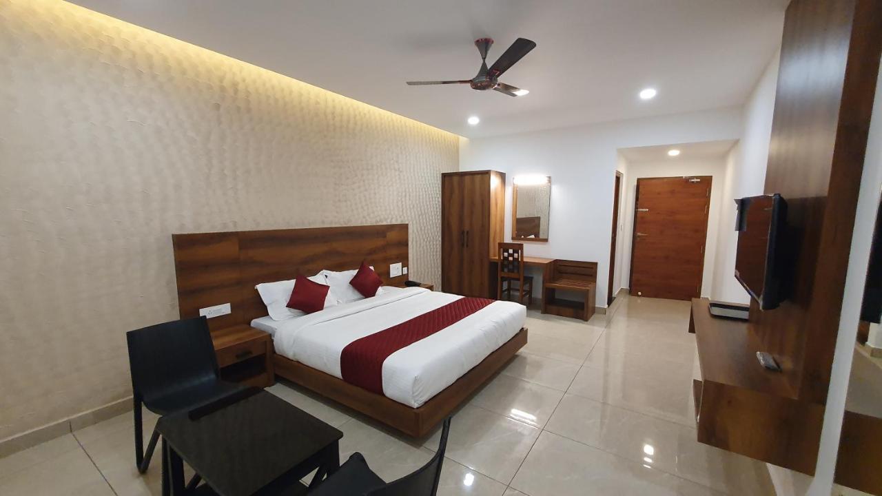 Hotel Woodlark Kattappana 外观 照片