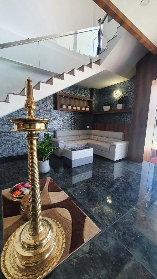 Hotel Woodlark Kattappana 外观 照片