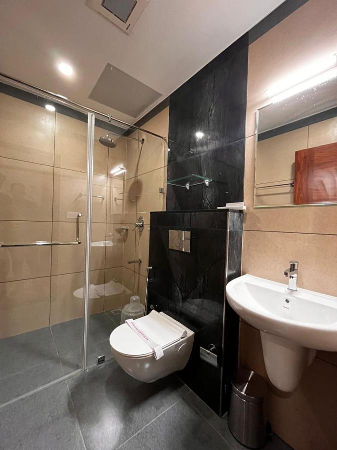 Hotel Woodlark Kattappana 外观 照片